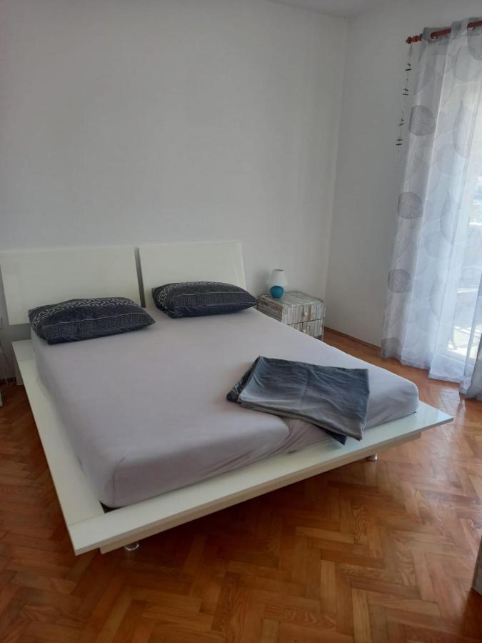 Apartman Rebeka เยเซรา ภายนอก รูปภาพ