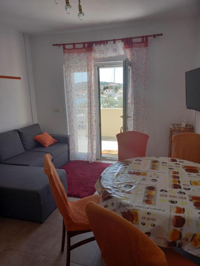 Apartman Rebeka เยเซรา ภายนอก รูปภาพ