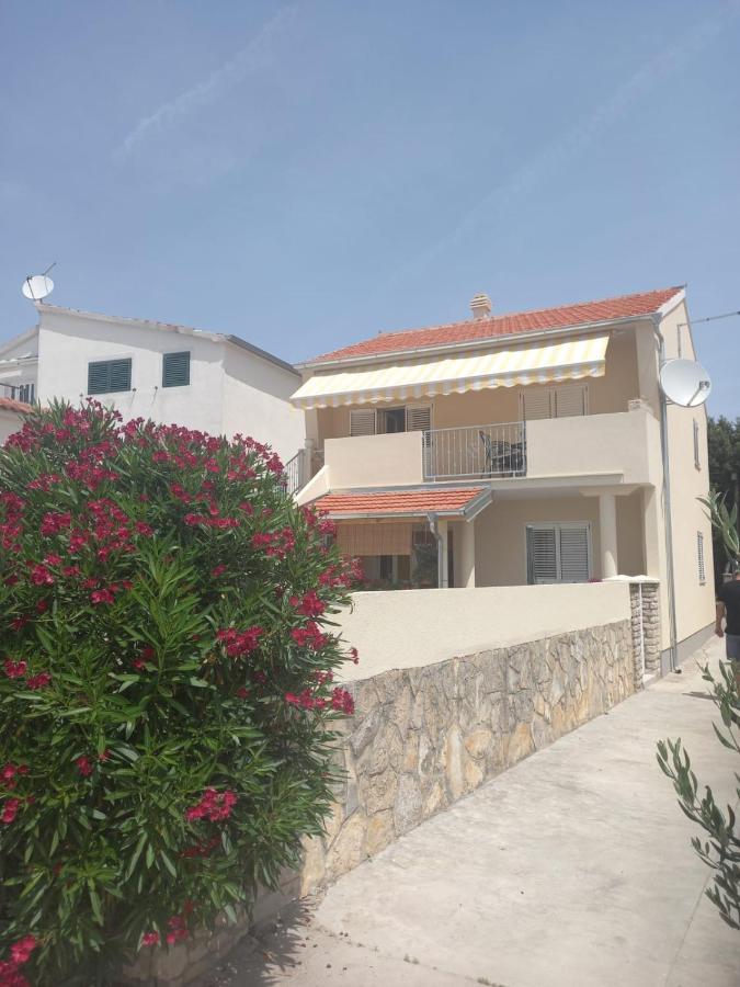 Apartman Rebeka เยเซรา ภายนอก รูปภาพ
